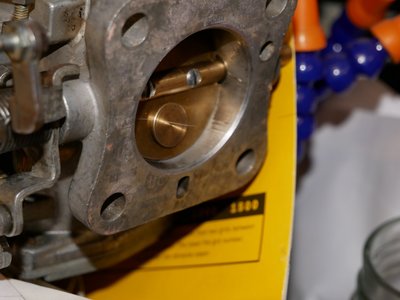 Poppet throttle plate closed (no idle screw)